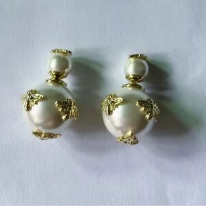 Vintage Honeybee Pearl Elegant Gold White Earrings